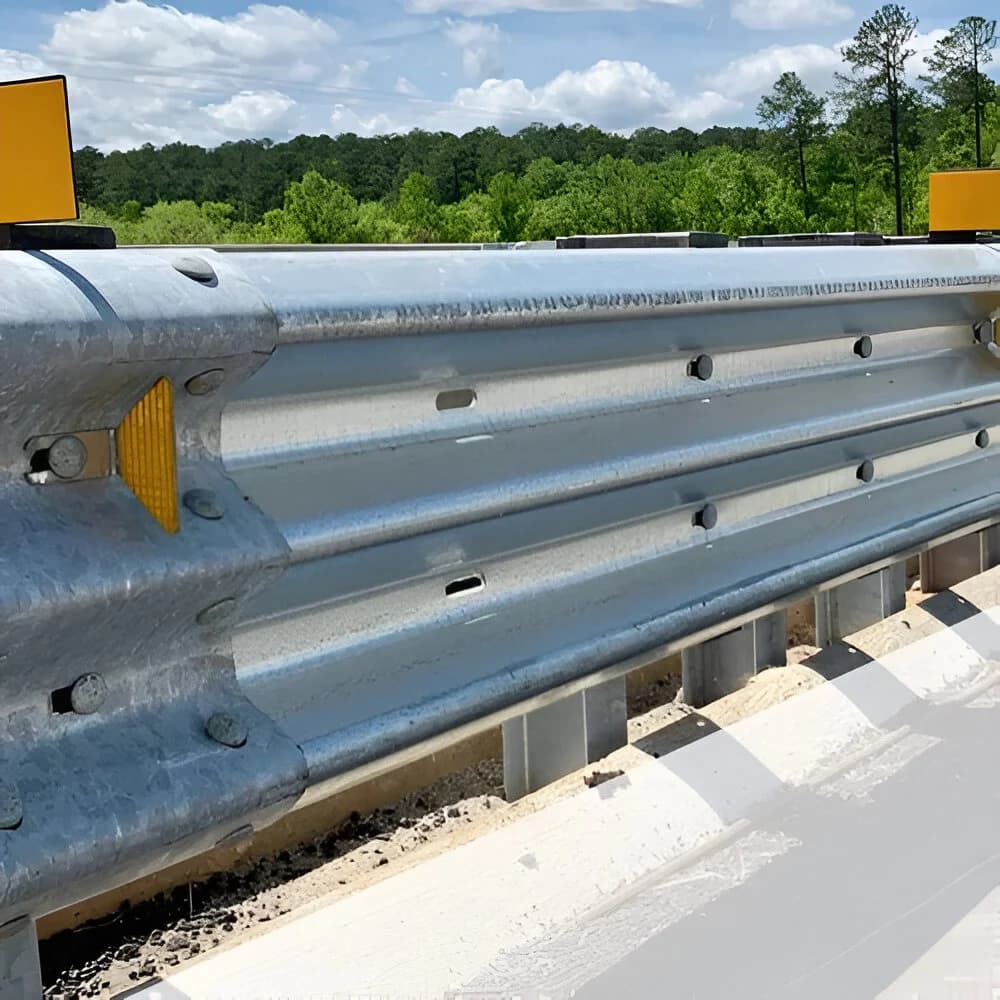 METAL BEAM CRASHBARRIER